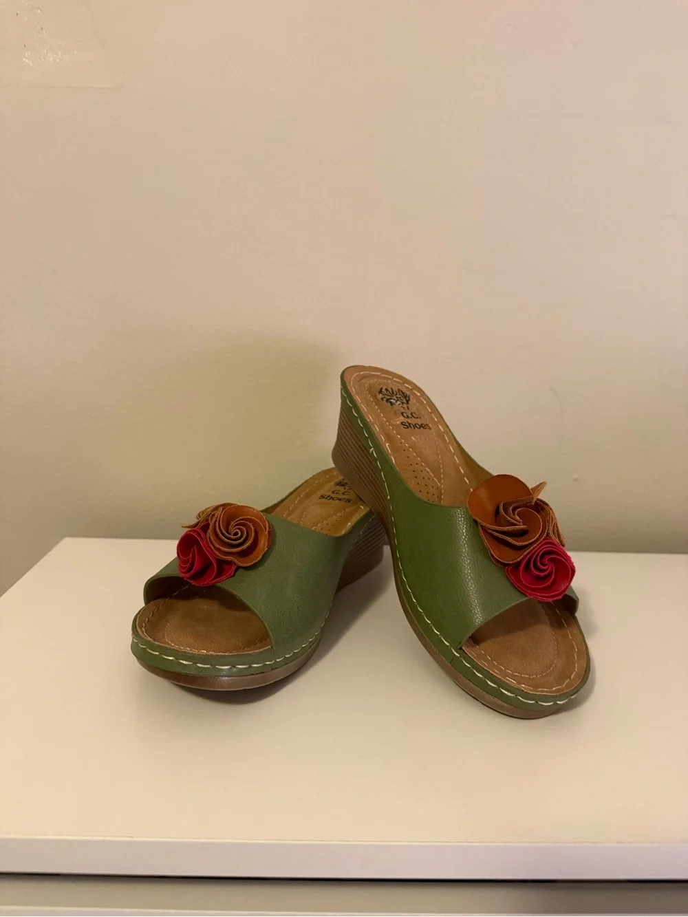 GC Shoe Green Floral Wedge Sandals